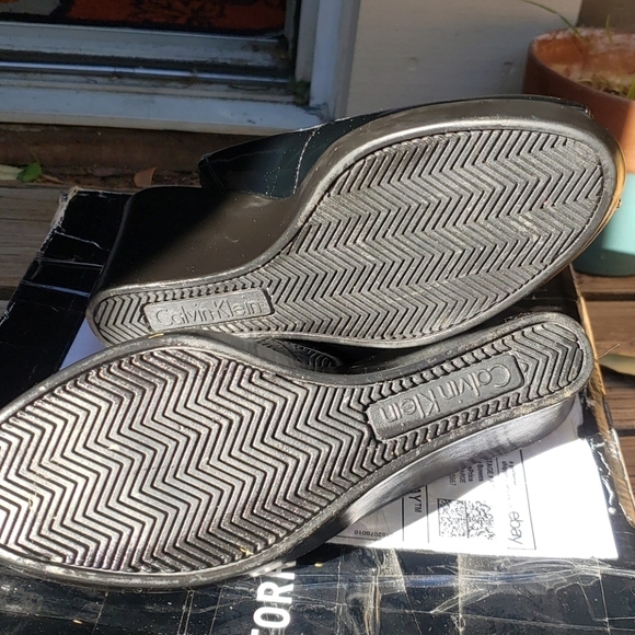 Calvin Klein patent wedge peep toe slingbacks - Picture 6 of 6